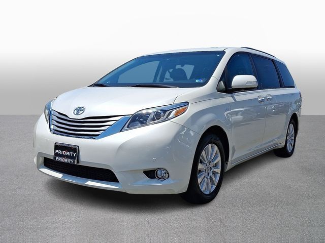 Thumbnail: 2017 Toyota Sienna - 1