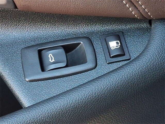 Thumbnail: 2023 BMW 5 Series - 29