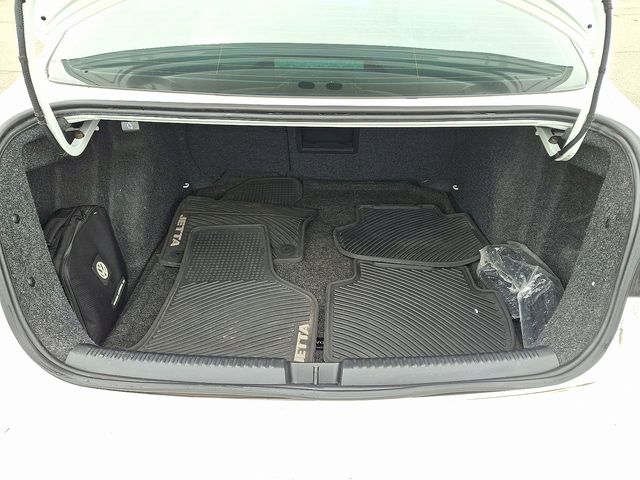 Thumbnail: 2016 Volkswagen Jetta - 25