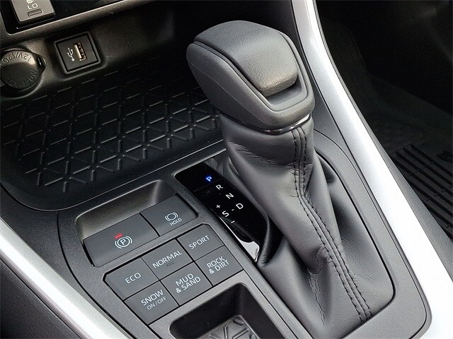 Thumbnail: 2025 Toyota RAV4 - 13