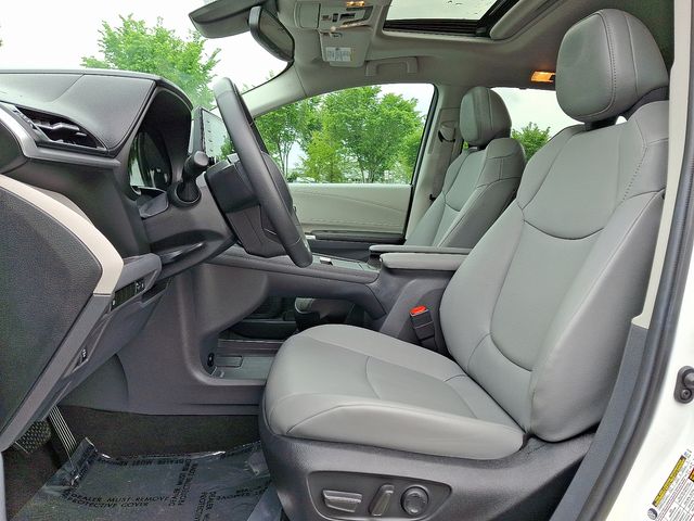 Thumbnail: 2024 Toyota Sienna - 14