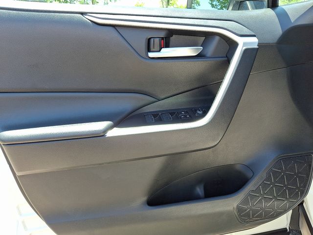 Thumbnail: 2024 Toyota RAV4 - 12