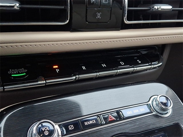 Thumbnail: 2022 Lincoln Nautilus - 15