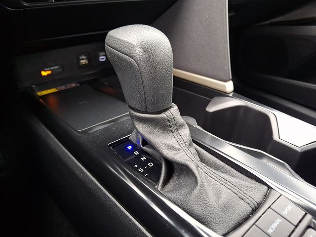 Thumbnail: 2025 Toyota Camry - 14