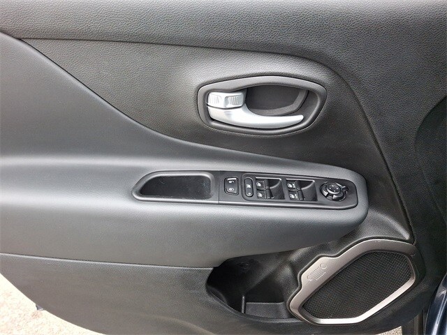 Thumbnail: 2023 Jeep Renegade - 12