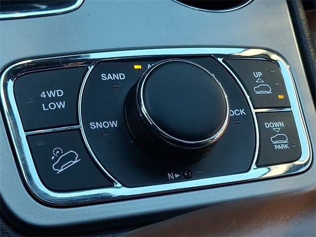 Thumbnail: 2020 Jeep Grand Cherokee - 25