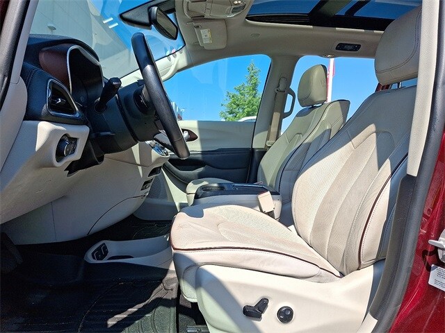 Thumbnail: 2017 Chrysler Pacifica - 14