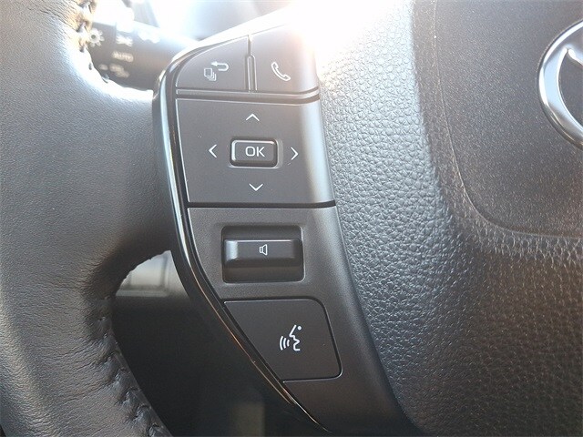 Thumbnail: 2023 Toyota bZ4X - 22