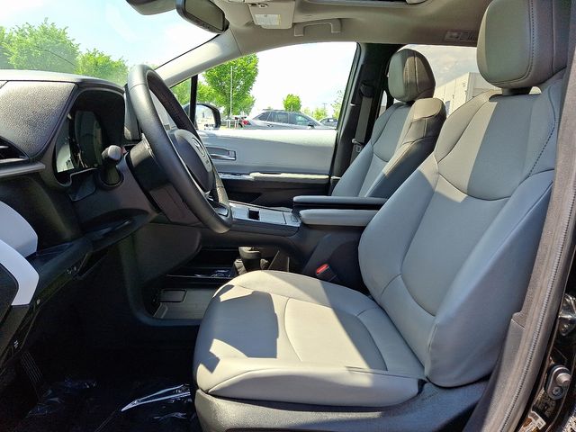 Thumbnail: 2025 Toyota Sienna - 14