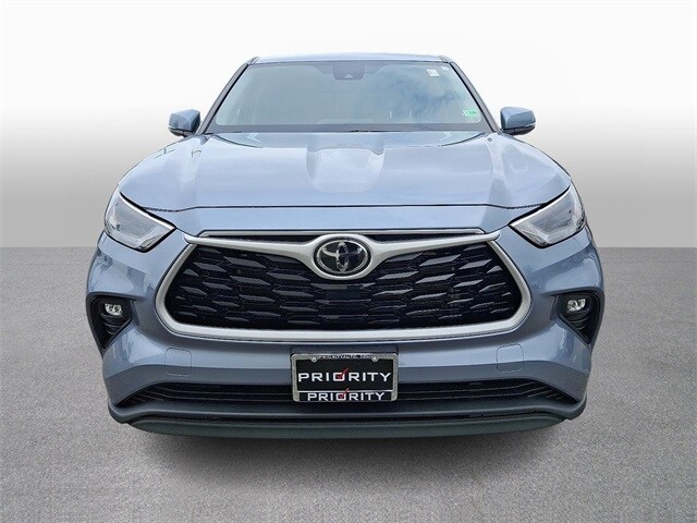 Thumbnail: 2023 Toyota Highlander - 2