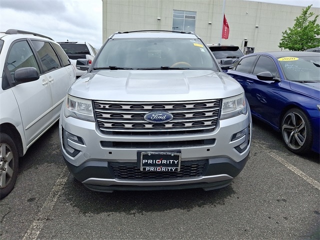 2017 Ford Explorer XLT 2