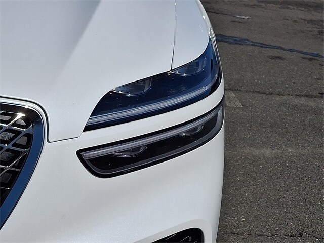 Thumbnail: 2025 Genesis GV70 - 9