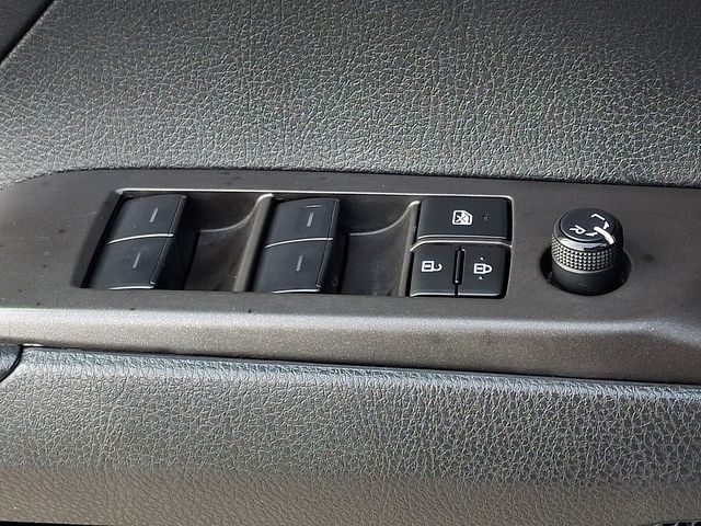 Thumbnail: 2023 Toyota Camry - 27