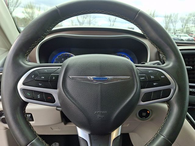 Thumbnail: 2023 Chrysler Voyager - 20