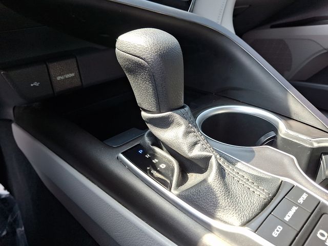 Thumbnail: 2023 Toyota Camry - 14