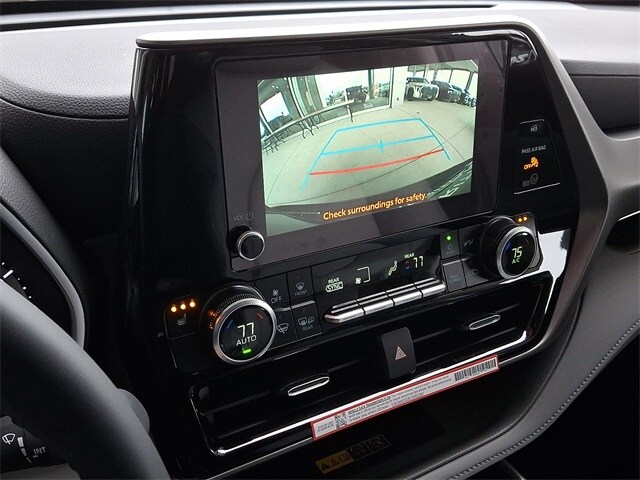 Thumbnail: 2026 Toyota Highlander - 15