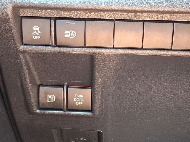 Thumbnail: 2025 Toyota Sienna - 27