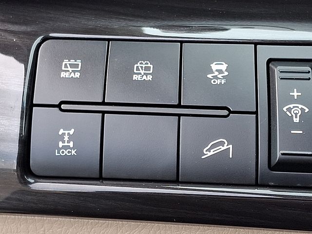 Thumbnail: 2012 Kia Sorento - 26