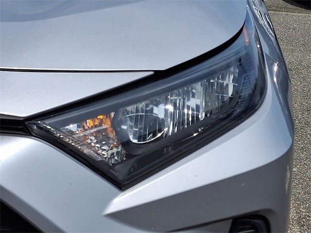 Thumbnail: 2020 Toyota RAV4 - 9