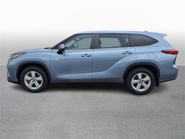 Thumbnail: 2023 Toyota Highlander - 7
