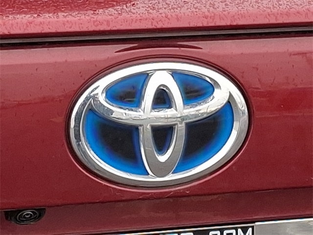 2024 Toyota RAV4 XLE 27