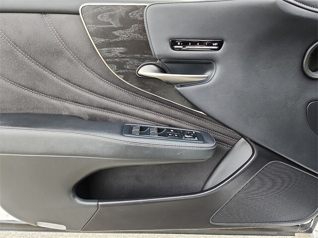 Thumbnail: 2022 Lexus LS - 12