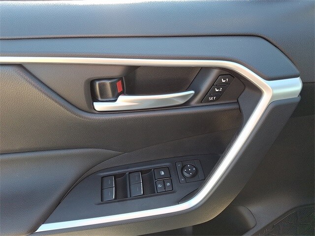 Thumbnail: 2025 Toyota RAV4 - 11