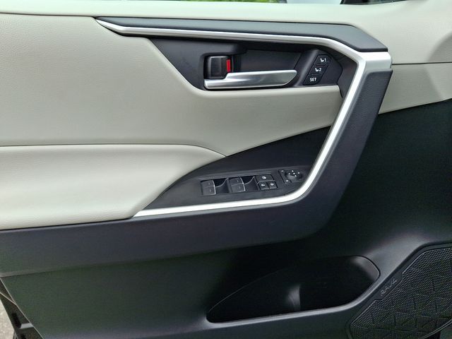 Thumbnail: 2024 Toyota RAV4 - 12