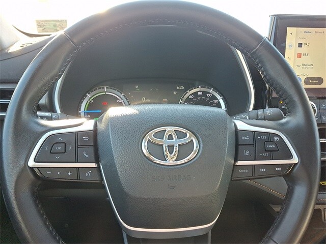 Thumbnail: 2023 Toyota Highlander - 20