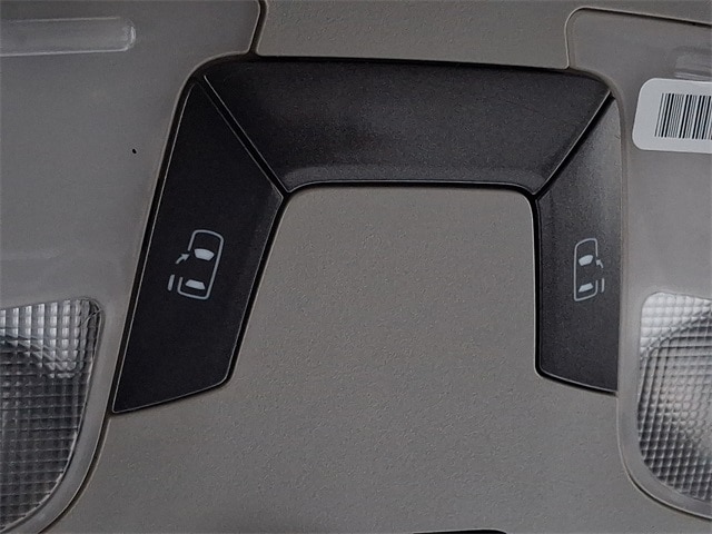 Thumbnail: 2017 Toyota Sienna - 24