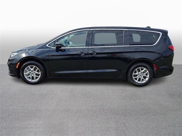 Thumbnail: 2024 Chrysler Pacifica - 7