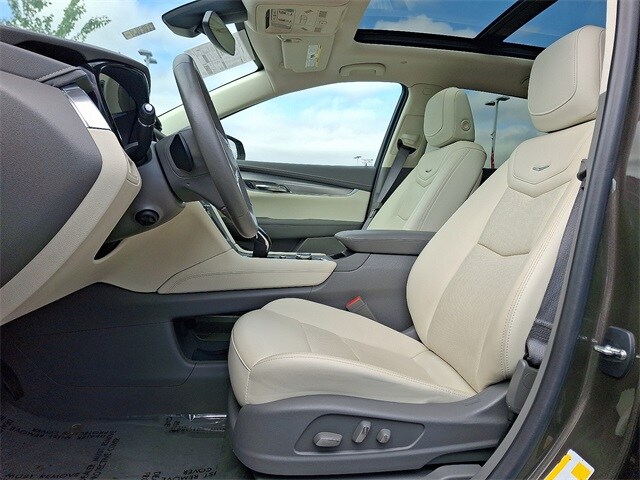Thumbnail: 2020 Cadillac XT5 - 13
