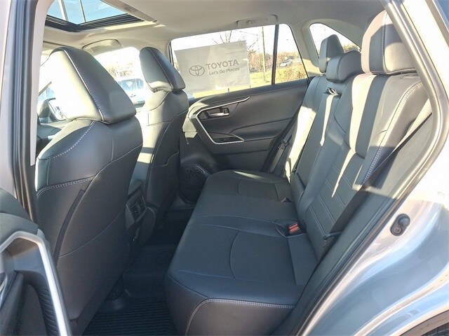 Thumbnail: 2025 Toyota RAV4 - 9