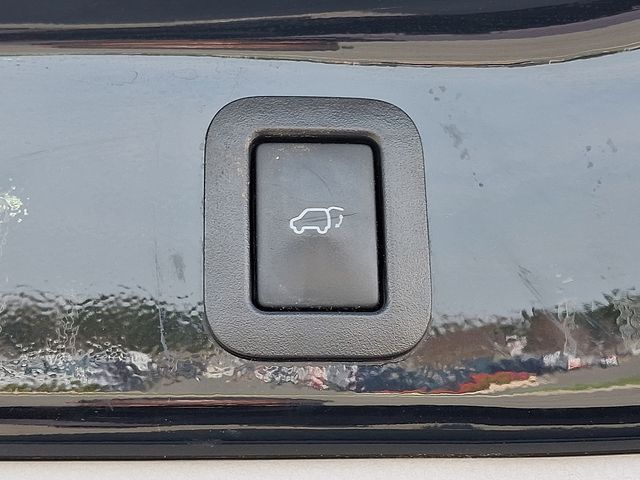 Thumbnail: 2016 Toyota Highlander - 32