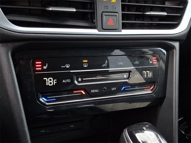 Thumbnail: 2025 Volkswagen Taos - 15