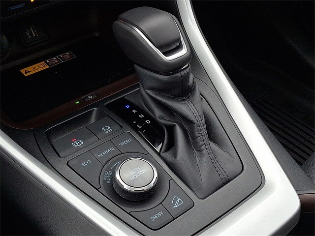 Thumbnail: 2025 Toyota RAV4 - 14