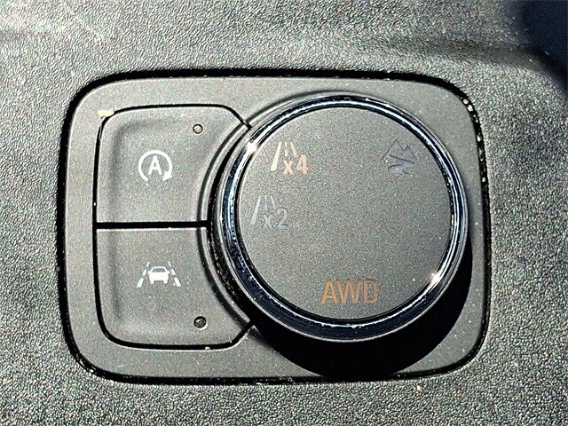 Thumbnail: 2023 Chevrolet Traverse - 19