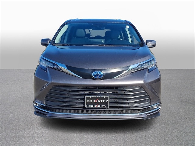 Thumbnail: 2023 Toyota Sienna - 2