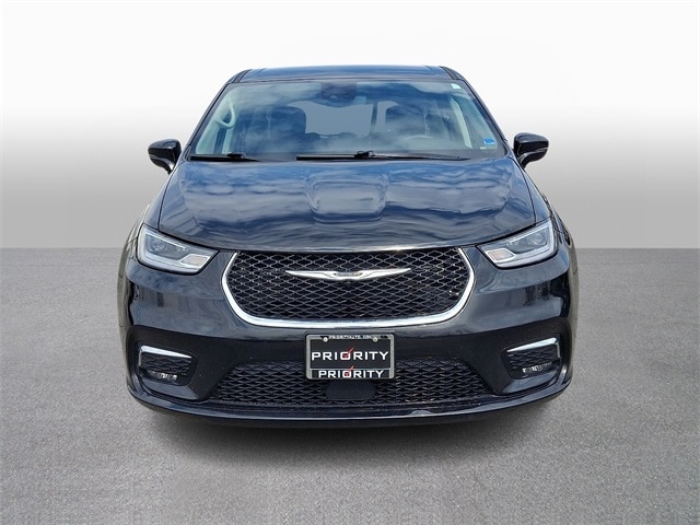 Thumbnail: 2024 Chrysler Pacifica - 2