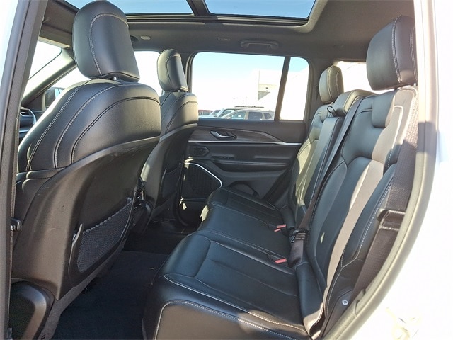 Thumbnail: 2024 Jeep Grand Cherokee - 10