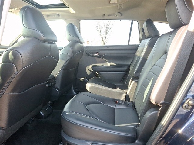 Thumbnail: 2024 Toyota Highlander - 10