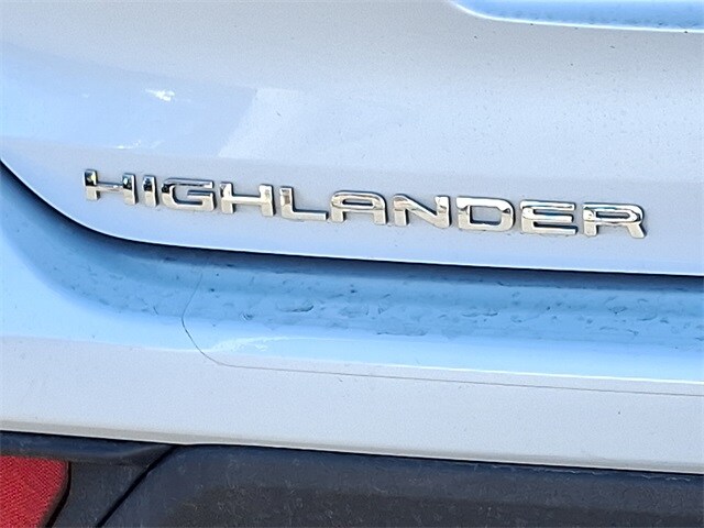 Thumbnail: 2023 Toyota Highlander - 34