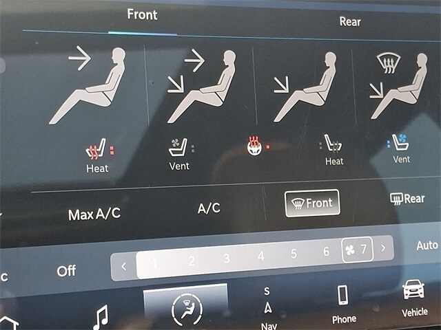 Thumbnail: 2021 Chrysler Pacifica - 26