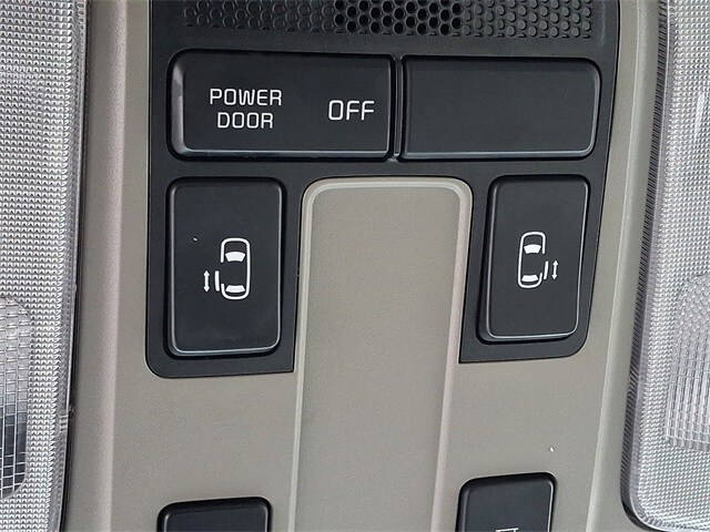 Thumbnail: 2017 Kia Sedona - 28