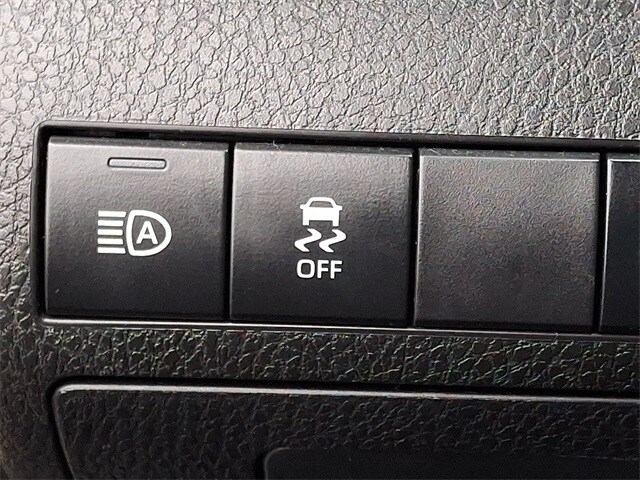 Thumbnail: 2018 Toyota Camry - 26