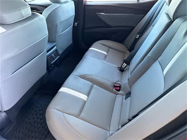 2025 Toyota Camry SE 11