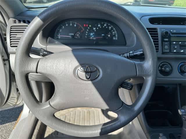 2004 Toyota Camry LE 16