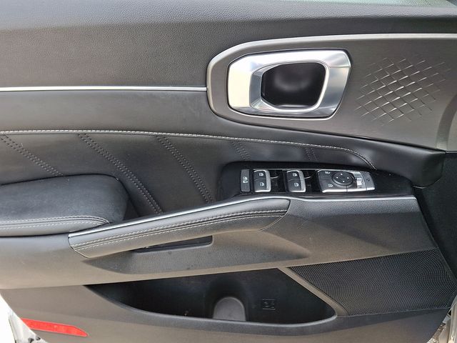 Thumbnail: 2023 Kia Sorento - 13