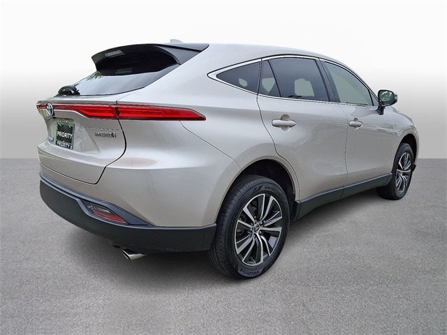 Thumbnail: 2022 Toyota Venza - 4