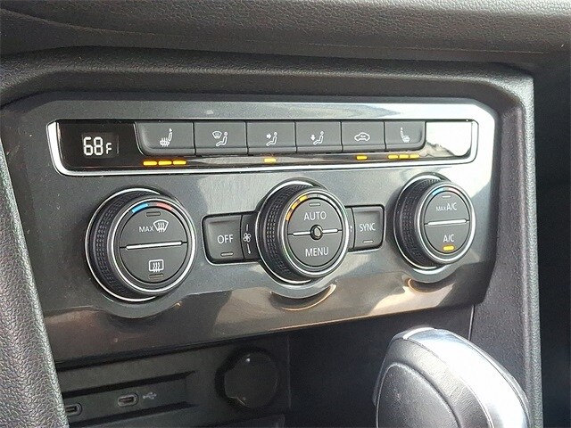 Thumbnail: 2021 Volkswagen Tiguan - 12